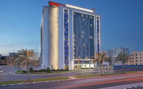 Hampton By Hilton Dubai Airport Otel Exterior photo