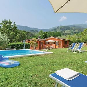 Awesome Home In Colle Di Compito Lu With 2 Bedrooms, Wifi And Outdoor Swimming Pool Ruota Exterior photo