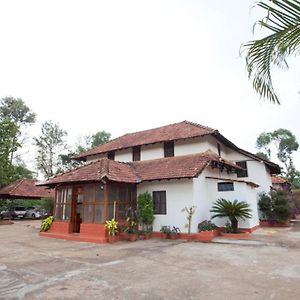 Sardar Bahadur'S Heritage Bungalow Estate Stay Napoklu Exterior photo