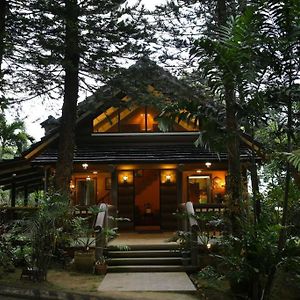 The Secret Cabin Batangas Villa Laurel Exterior photo