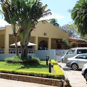 Casa Mia Lodge & Restaurant Blantyre Exterior photo
