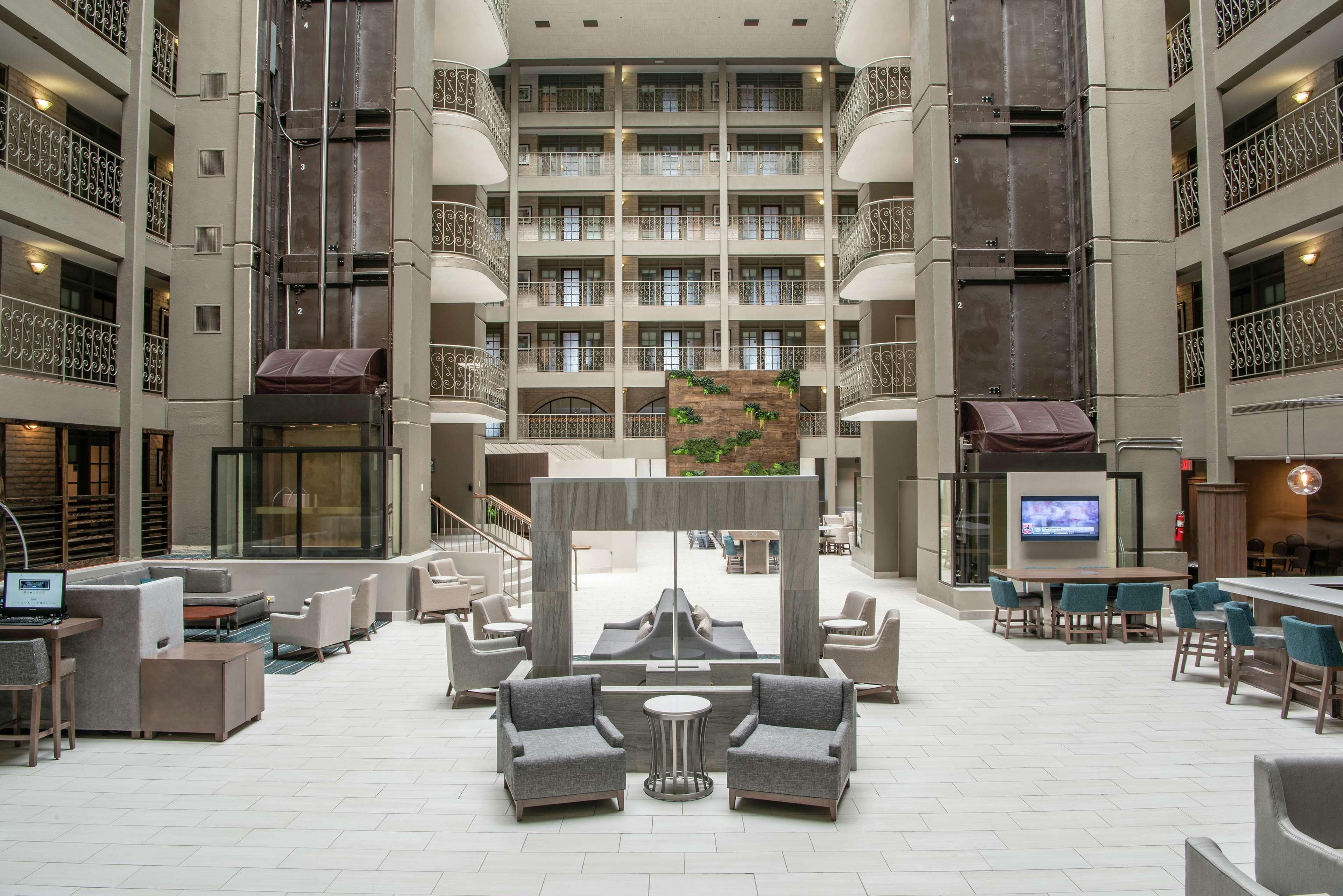 Embassy Suites By Hilton Chicago Schaumburg Woodfield Dış mekan fotoğraf