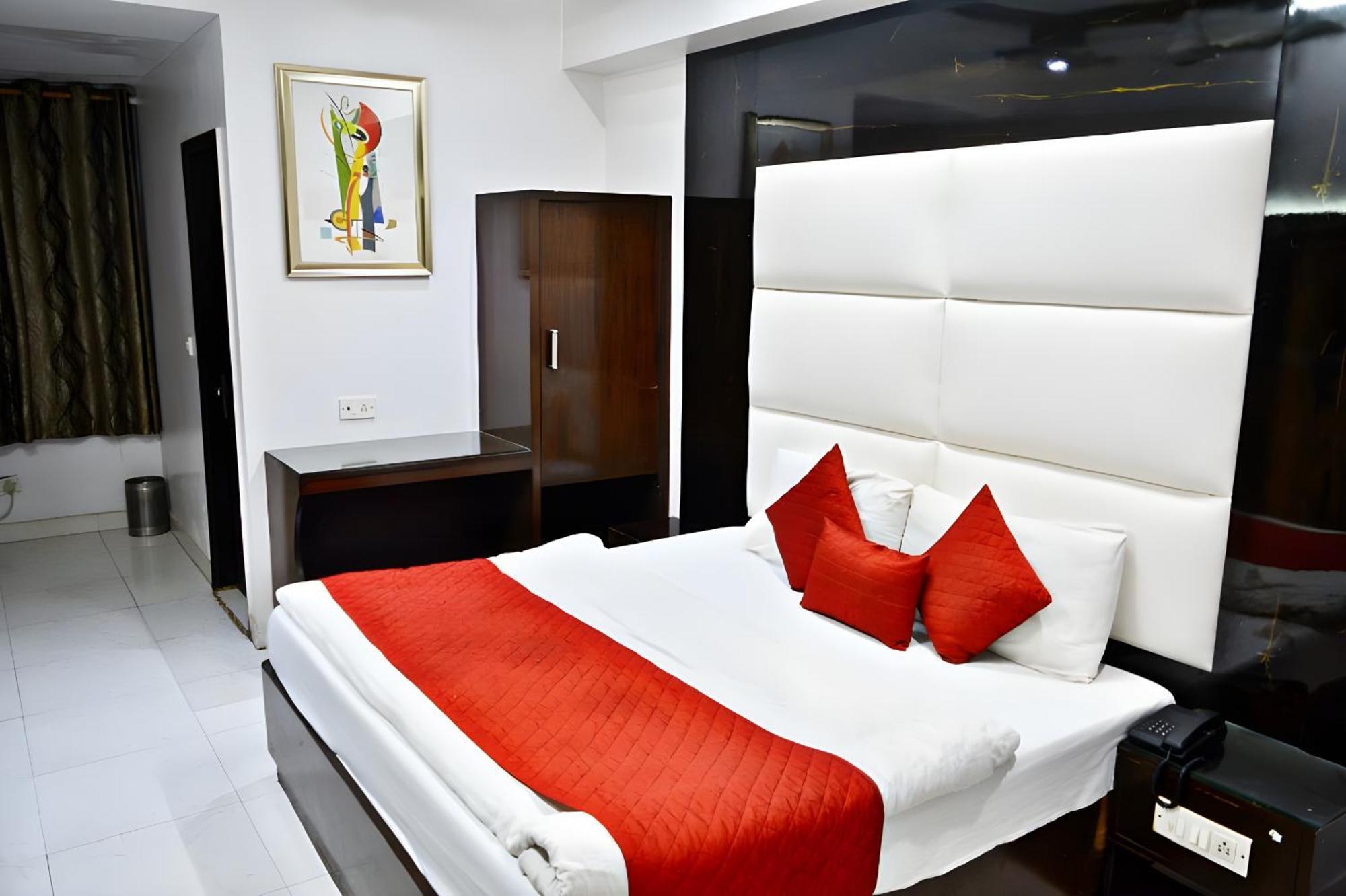 Hotel Sun International Yeni Delhi Dış mekan fotoğraf