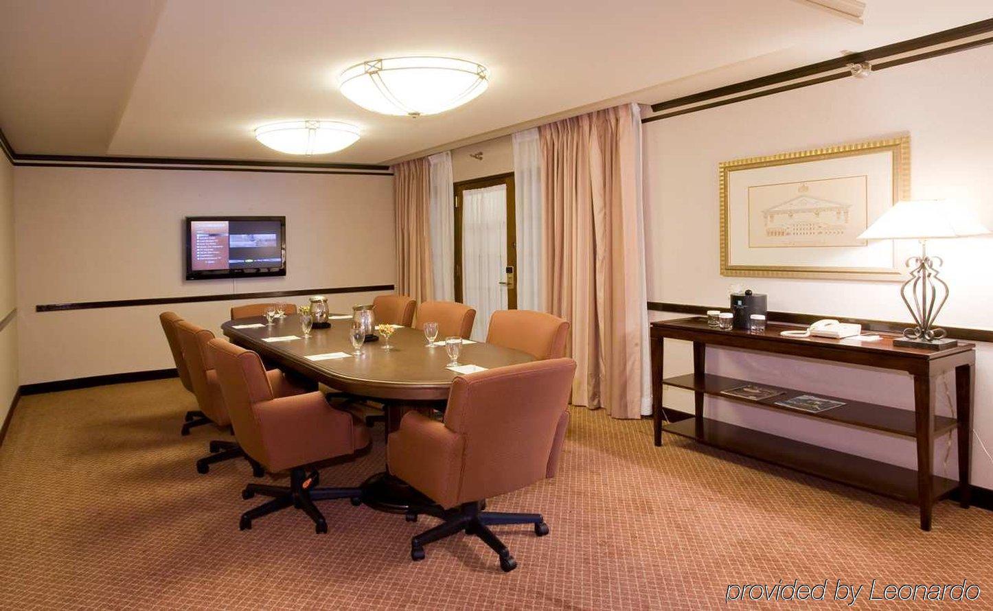 Embassy Suites By Hilton Chicago Schaumburg Woodfield Konforlar fotoğraf