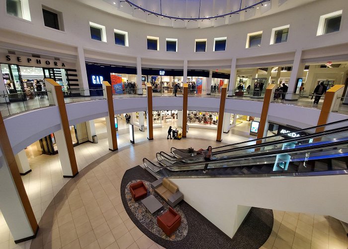 The Fashion Mall at Keystone photo