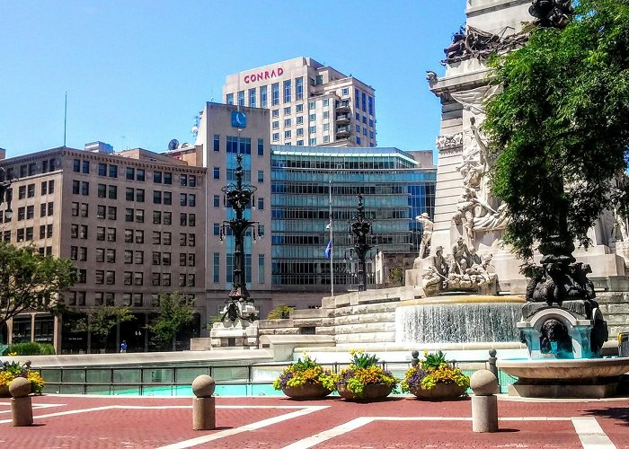 Monument Circle photo