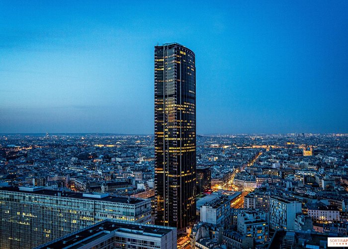 Tour Montparnasse Paris Time Travel, the immersive virtual reality experience at the ... photo