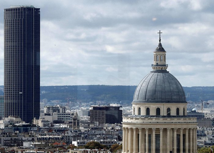 Tour Montparnasse A Defense of the Ugliest Building in Paris | The New Yorker photo