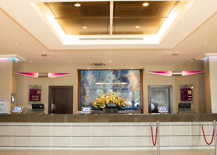 Gatwick Airport South Terminal Business Hotels in Crawley | Crowne Plaza London - Gatwick Airport photo