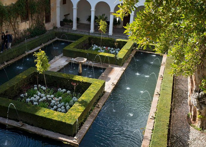 Alhambra and Generalife Spoilers Main) How did you picture the Water Gardens? : r/asoiaf photo
