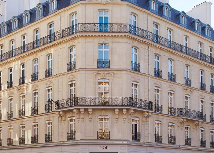 Avenue Montaigne Dior's iconic Paris address at 30 Avenue Montaigne has a new look ... photo