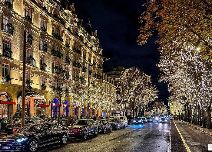 Avenue Montaigne The 2023 Avenue Montaigne Christmas illuminations: opening ... photo