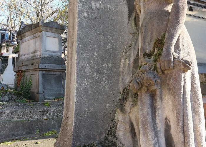 Pictus Cemetery Père Lachaise Cemetery, Paris – (documented) by jess photo
