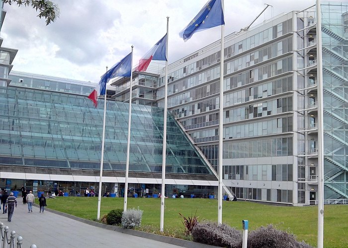 Hôpital Européen Georges Pompidou Hopital Europeen Georges Pompidou, military hospital, Paris, 15e ... photo