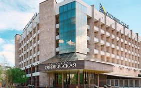 Oktyabrskaya Hotel Krasnoyarsk Exterior photo