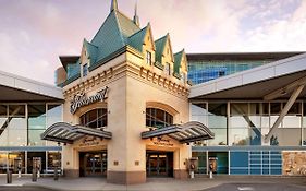 Fairmont Vancouver Airport In-Terminal Hotel Richmond Exterior photo