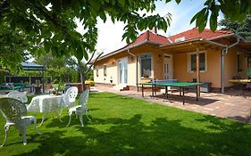 Sunny Garden Pihenohaz Villa Siofok Exterior photo