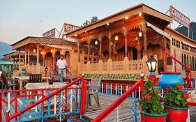 Chicago Group Of Houseboats Otel Srīnagar Exterior photo