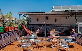 Hostel Triana Backpackers Sevilla Exterior photo