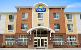 Days Inn & Suites By Wyndham Caldwell Exterior photo