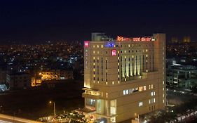 Ibis Bengaluru Hosur Road - An Accor Brand Otel Exterior photo