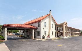 Super 8 By Wyndham Fredericksburg Otel Exterior photo