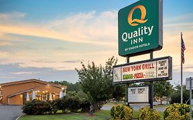 Quality Inn Fredericksburg Near Historic Downtown Exterior photo