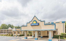 Days Inn By Wyndham Camp Springs Andrews Afb Exterior photo