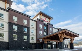 Ramada By Wyndham Revelstoke Otel Exterior photo