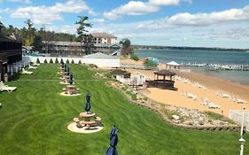 The Beach Haus - Traverse City Otel Exterior photo