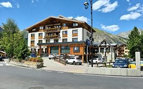 Hotel Bernina Livigno Exterior photo