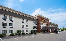 La Quinta Inn By Wyndham Indianapolis Airport Executive Dr Exterior photo