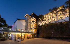 Ramada By Wyndham Kasauli Otel Exterior photo