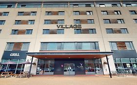 Village Hotel Swansea Exterior photo