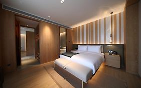 Joyze Hotel Xiamen, Curio Collection By Hilton Exterior photo