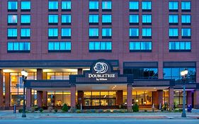 Doubletree By Hilton Lansing Otel Exterior photo