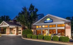 Days Inn & Suites By Wyndham Madison Exterior photo