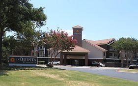 La Quinta By Wyndham Dallas - Addison Galleria Otel Exterior photo