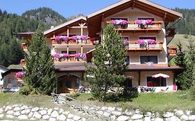 Hotel Dolomites Inn Canazei Exterior photo