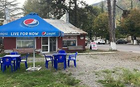 Beirut Pasha Restautrant & Riverside Hostel Borjomi Exterior photo