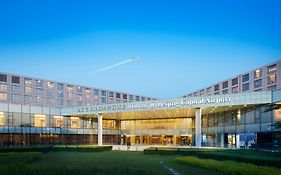 Hilton Beijing Capital Airport Otel Shunyi Exterior photo