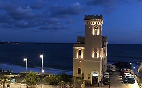 Hotel Castello Miramare Cenova Exterior photo