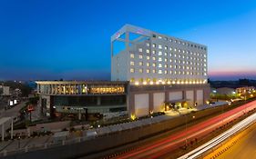 Fairfield By Marriott Bengaluru Rajajinagar Otel Exterior photo