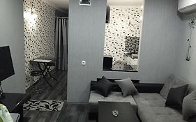 Maia'S Apartment On Rustaveli Tiflis Room photo