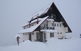 Snow House Pansiyon Gudauri Exterior photo