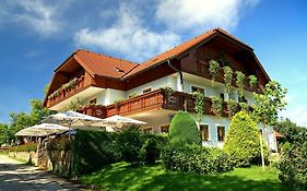 Landgasthof Spitzerwirt Otel Sankt Georgen im Attergau Exterior photo