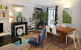 Chic Saint Germain Apartment Paris Room photo