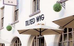 Tilted Wig Otel Warwick  Exterior photo