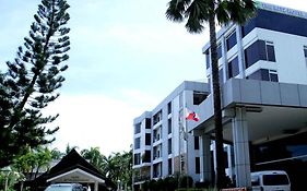 The Ritz Hotel At Garden Oases Davao City Exterior photo