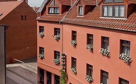 Hotel-Pension Am Schwanenteich Wittenberg Exterior photo